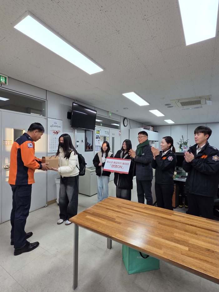 경남 고성소방서 방문해 연말맞이 감사의 재능 나눔 및 미래 소방관 체험