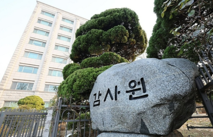 『임원되니 연봉 5700 깎여』승진 꺼리는 공기업 직원들