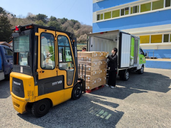 수산물 가공 판매 전문기업 삼삼물산(주), 경남광역기부식품등지원센터에 자사제품 식품류 3종 (1,600만 원상당) 기부
