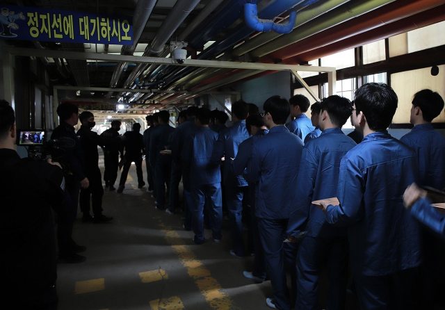 「교도소 과밀로 숨막혀」…교도관 5명 중 1명 정신건강「빨간불」