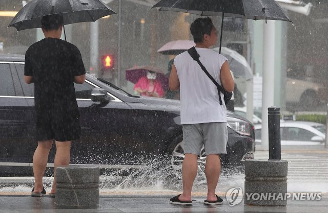 [날씨] 금요일 제주 일부 최고 100㎜ 이상 비소식…아침 최저 15도