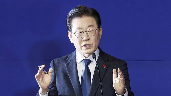 이재명『김성태 본 적도 없다…「쌍방울, 내복 사 입은 인연」 뿐』