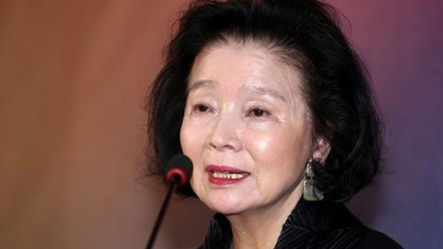 배우 윤정희, 알츠하이머 투병 중 별세…향년 79세