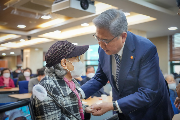 정부, 오늘 강제징용 해법 발표…제 3변제·日 사과 계승