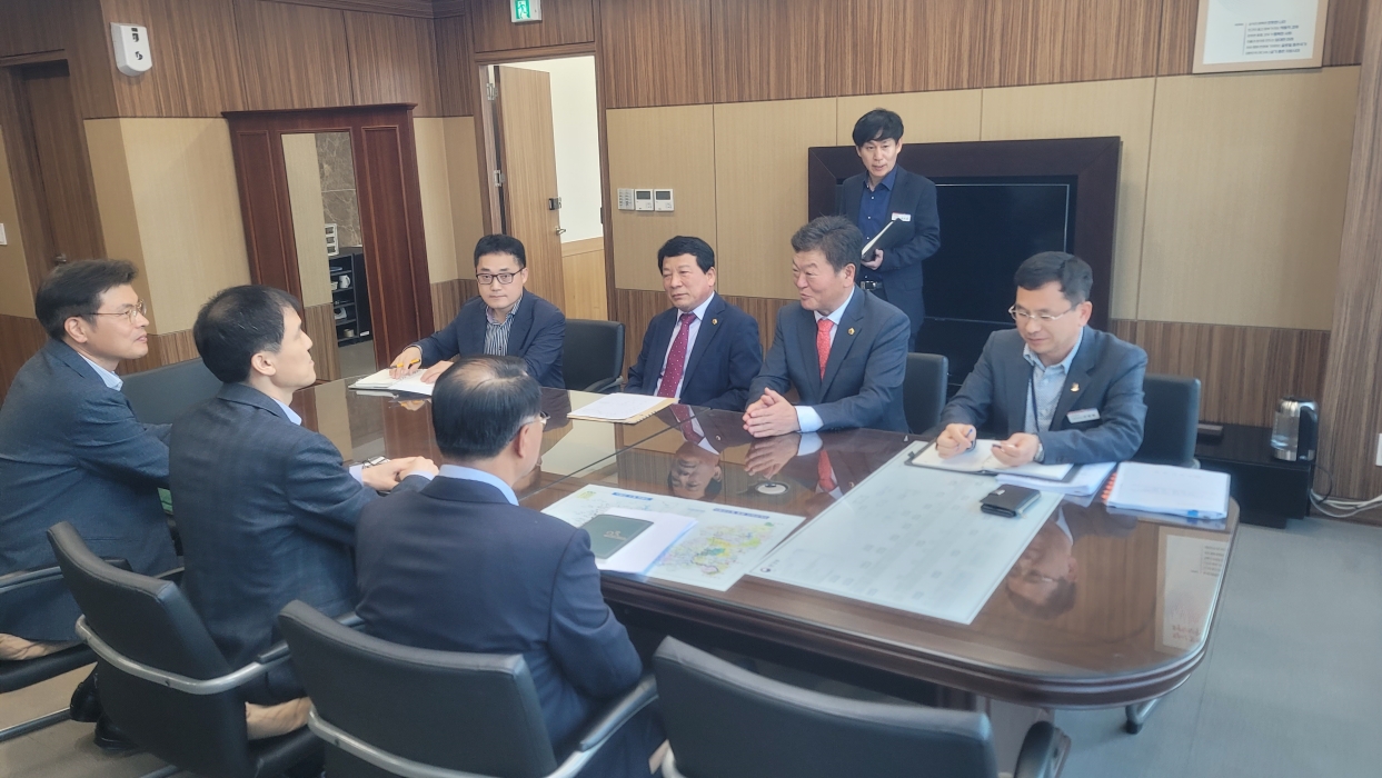 김일수, 권혁준 경남도의원은 환경 훼손될때는 무엇하다가 이제서야 나서는가?