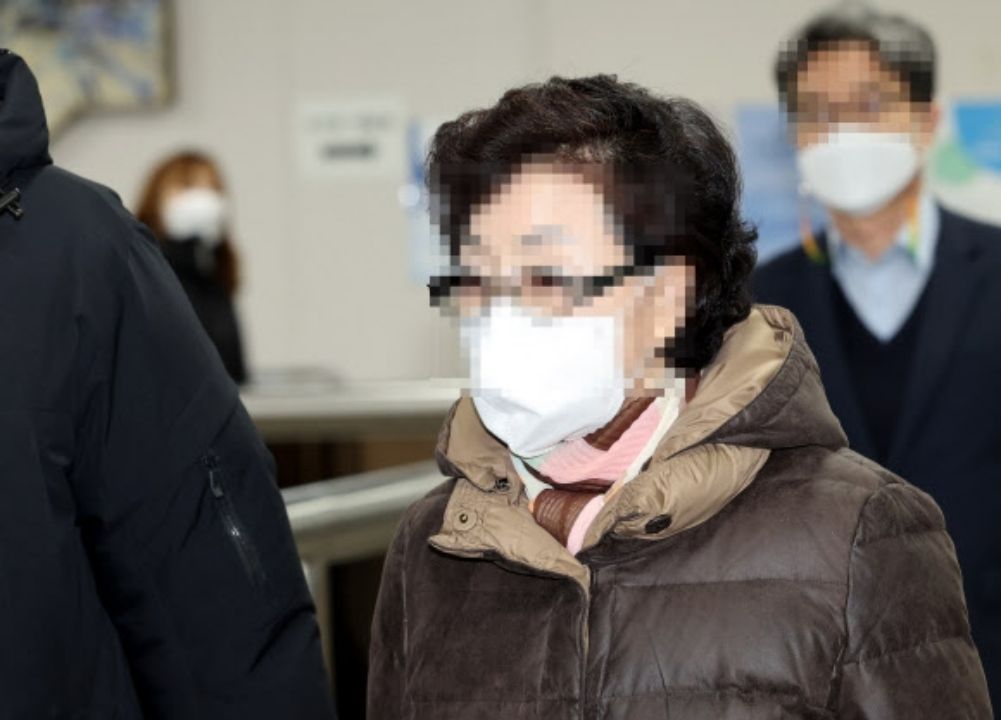 尹대통령 장모,「잔고증명서 위조」2심서 뒤집혀…법원『5억 배상해야』