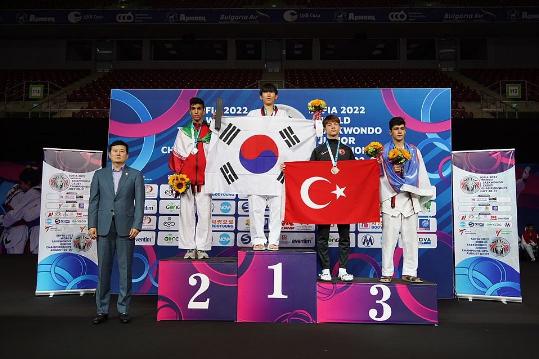 고성군 유소년태권도 강동민, 세계대회 정상