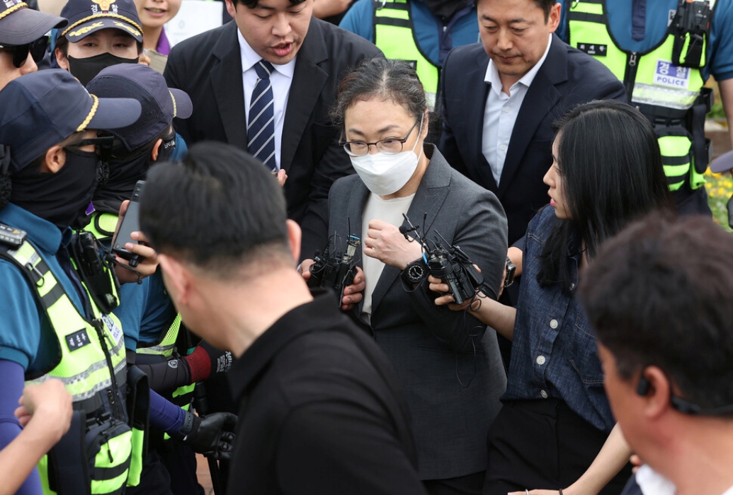 「이태원 참사 부실 대응」박희영 구청장 풀려난 날, 날아든 날계란