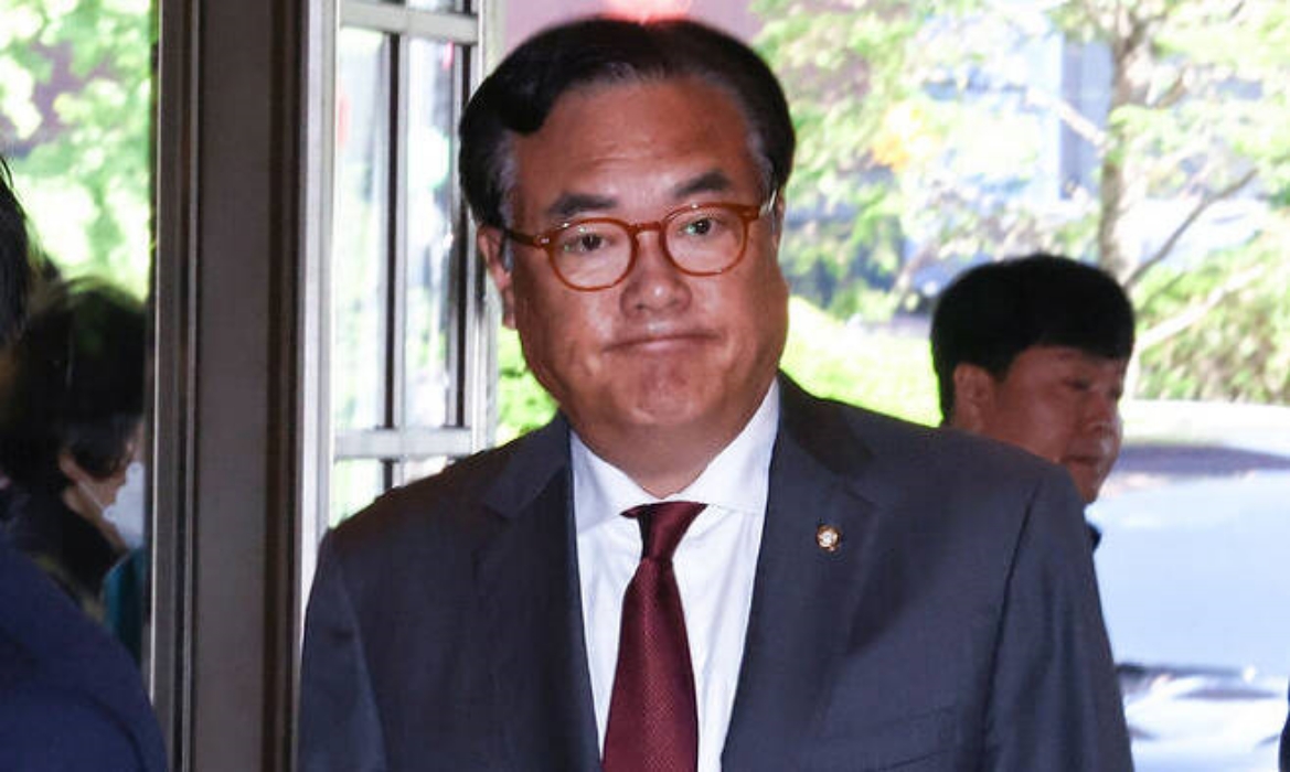 검찰, 「노무현 전 대통령 명예훼손」 정진석 의원 「벌금 500만원 구형」