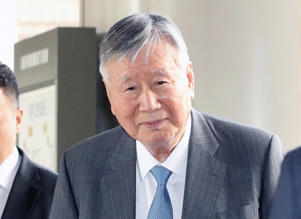 『고향 선배가 1억원씩 보냈다』…이중근 회장「현금 선물」에 온 마을이 잔치분위기로 들썩
