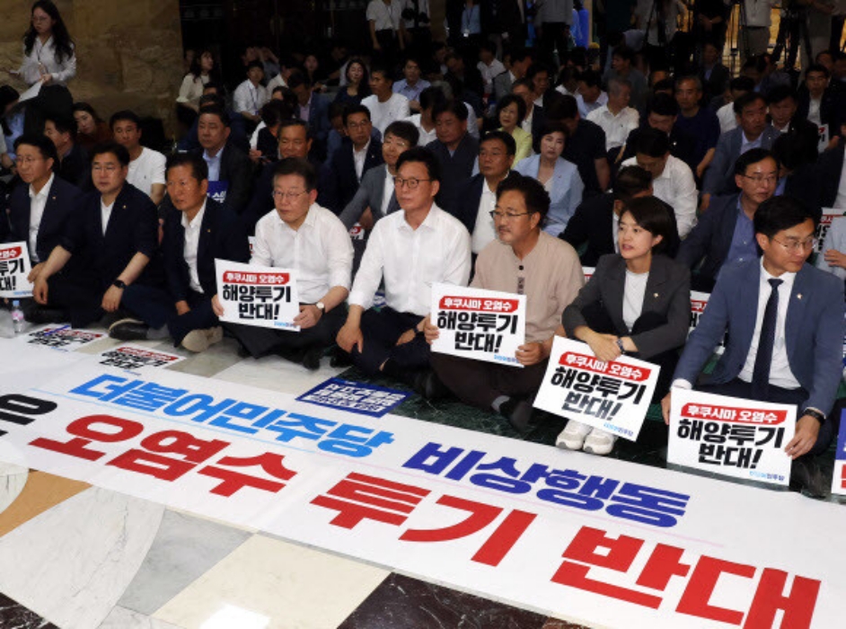 민주, 오염수 반대 철야농성…이재명 「정권 존재 이유 없어」