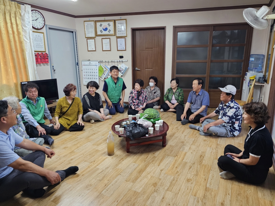 경남 밀양시 내일동 남녀새마을지도자협의회, 초복 맞이 경로당 방문