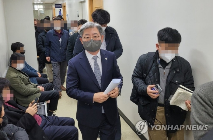 강제추행·선거법 위반 의령군수, 이번엔 무고죄로 법정선다