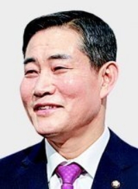 새 국방부 장관 유력한 신원식 의원… 작년 국감서 「홍범도 흉상」문제 제기