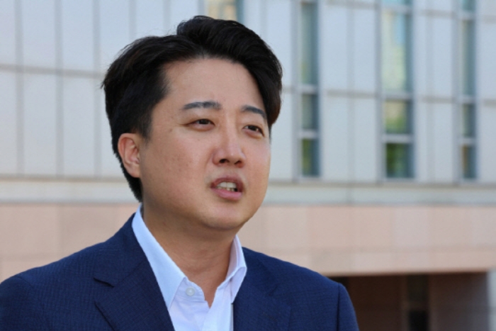 尹 저격한 이준석 『저와 일하기 전부터 쫓아낼 계획…「윤핵관 형님들 미안합니다」로 결론』