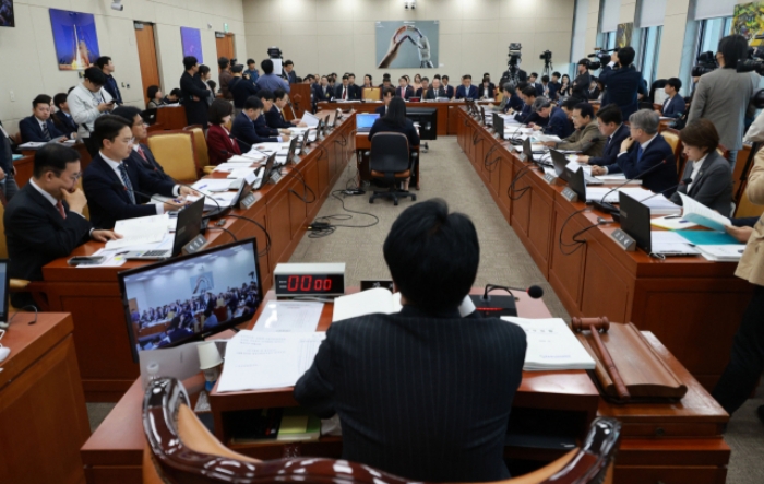 국회, 「우주항공청 지연」 성토장된 방통위 국감