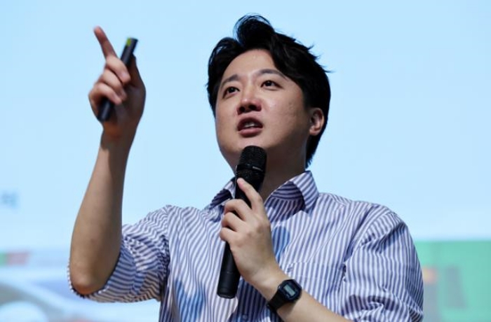 완패 맞춘 이준석 『사리사욕에 눈 멀어, 실패 체제 계속 끌고갈 것』