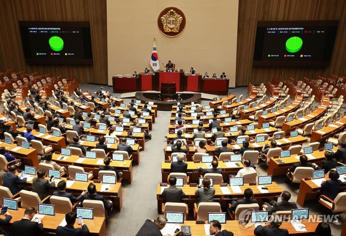 노란봉투법·방송3법, 巨野 단독처리로 국회 통과