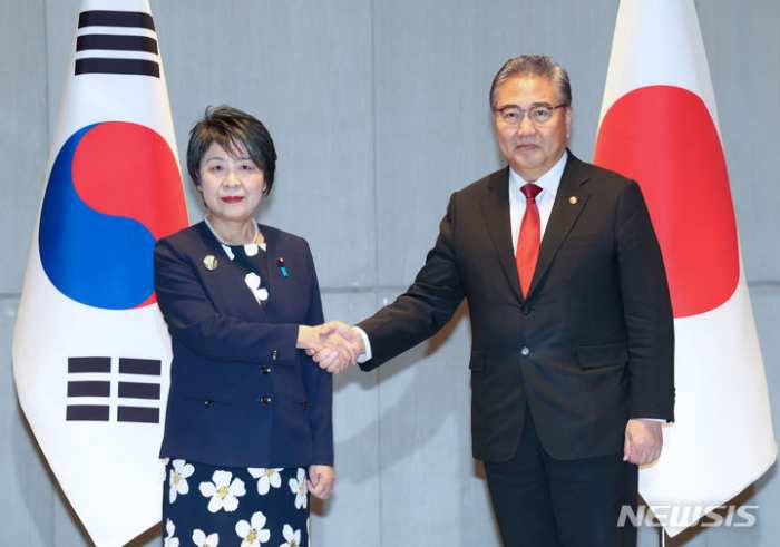 한일, 북 도발·북러 무기거래 규탄…「위안부 판결엔 입장차」