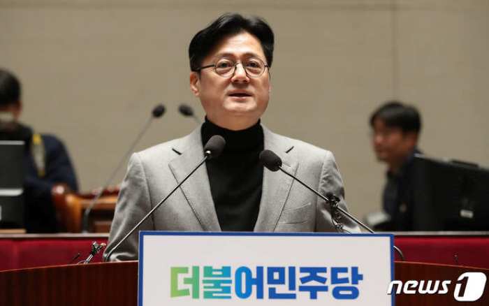 홍익표, 이동관 사의에 『탄핵 회피 위한 꼼수…사표 수리 안돼』