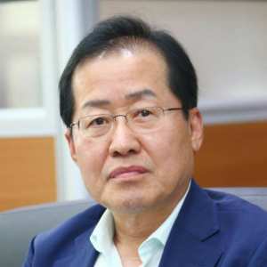 홍준표 『부산엑스포 49대51? 무능하고 아부찌든 참모들, 정권 망쳐』