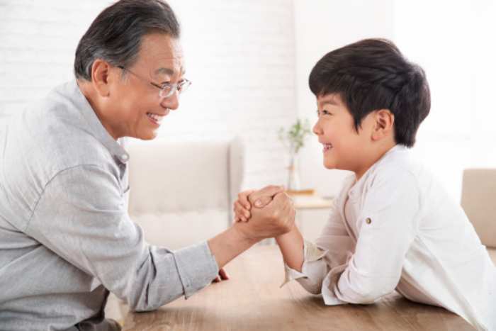 『손자 돌보면 30만원 준다고?』 이미 4000명 넘게 신청