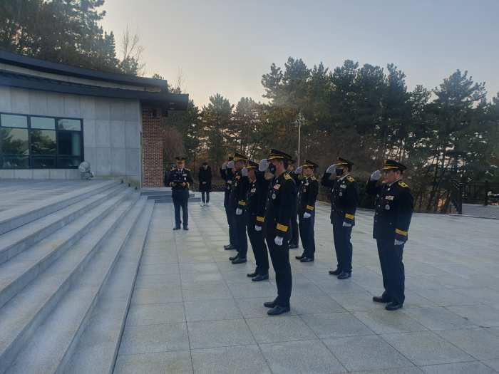 사천소방서, 충혼탑 참배로 새해 첫 업무 시작