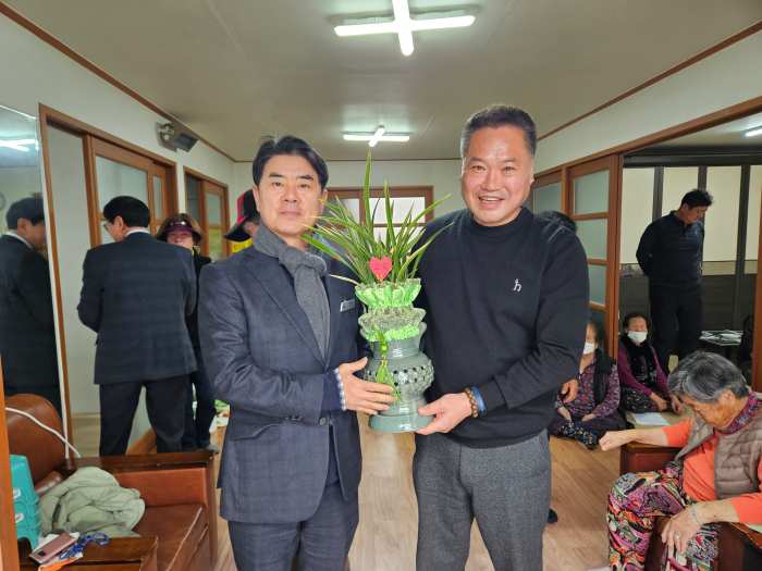 경남 고성군 고성읍, 활기찬 노인복지 실현