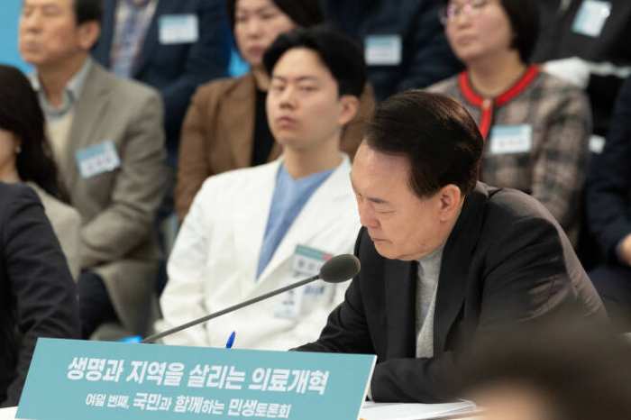 「尹지지율 29%」…15개월만에 30%대 무너졌다[갤럽]
