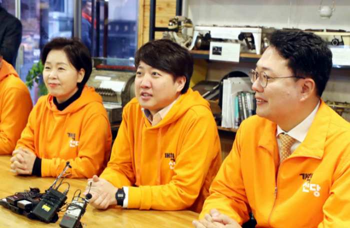 이준석 『한동훈, 장관 때부터 월급 깎지?…대통령부터 깎는다면 찬성』