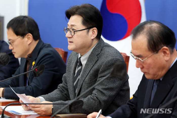 홍익표 『룸살롱·쌍욕 기준이면 윤석열·한동훈 청산 1순위』