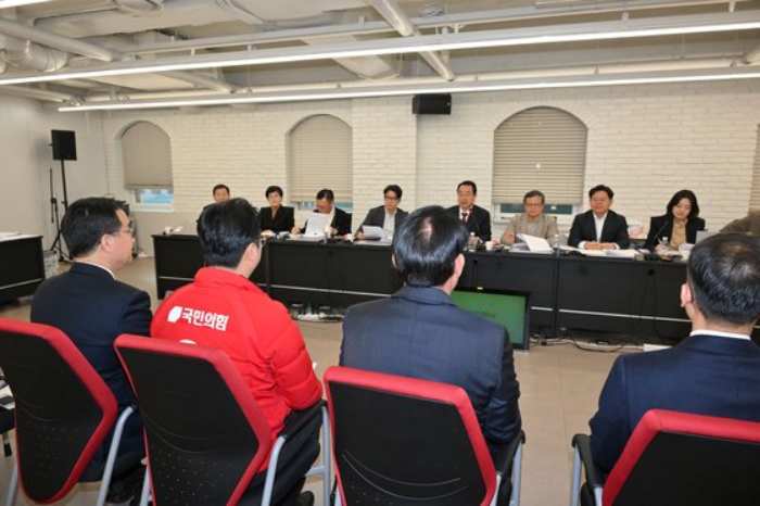 『천공 잘 아나』 『삼청교육대 갔었나』…살벌한 與 공천 질문