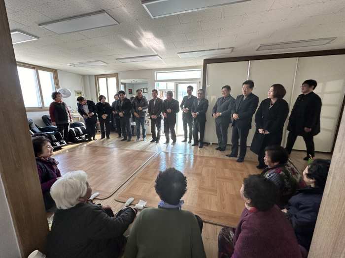 경남 밀양시 교동, 기관·단체장 새해 경로당 방문 합동 인사