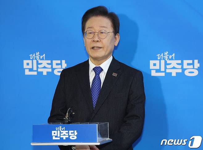 이재명, 공천 잡음 사퇴 요구에 『툭하면 사퇴, 1년 내내 바꿀건가』
