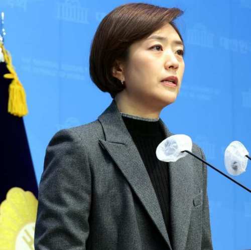 고민정, 최고위원 사퇴…『공천불신 해소 논의해야』