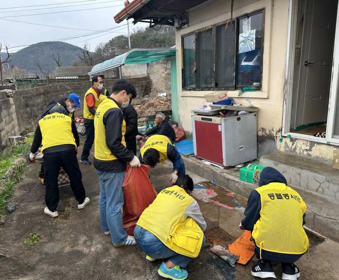 경남 밀양시 무안면 장애인 사례관리 가구 대청소 실시