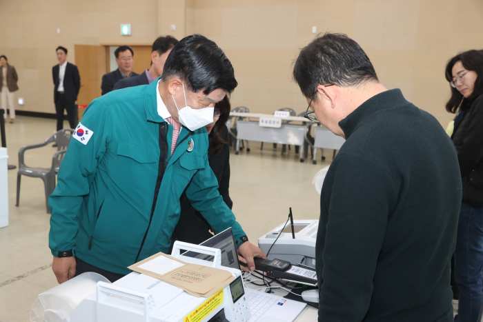 경남 고성군, 빈틈없는 사전투표소 점검 완료! 「안심하고 투표하세요」