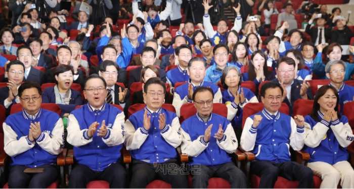 개표율 90%…민주 156곳 국힘 94곳 ‘1위’…비례는 국민의미래 38.29%