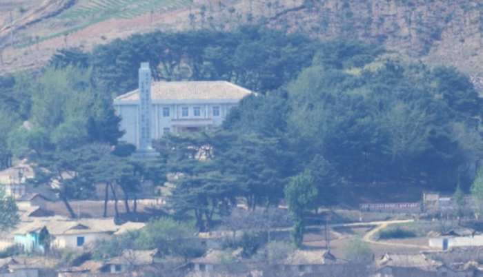[속보]『北 대남전단 추정 미상물체, 야외활동 자제』위급문자…軍 『오물 포착』