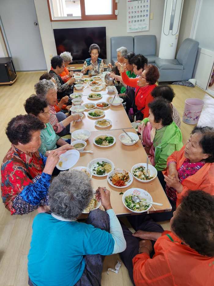 경남 고성군 영오면, 농번기 「마을 공동 급식」으로 여성 농업인 지원
