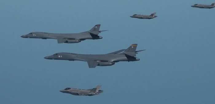 미 폭격기 B-1B 한반도 전개해 7년만에 JDAM 투하…대북 경고장
