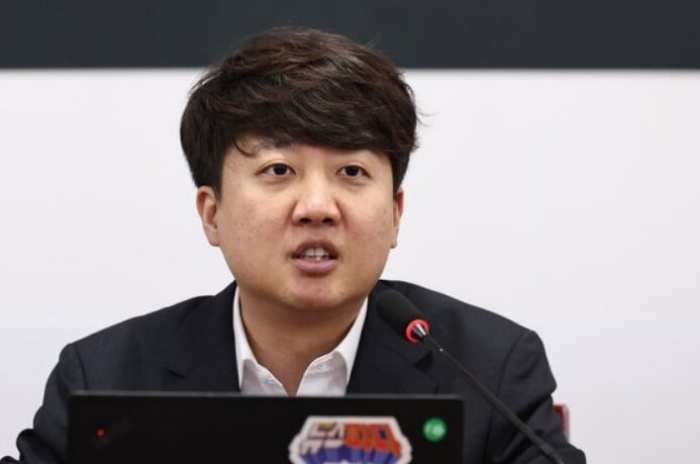 이준석 『기내식, 김정숙 여사·윤 대통령 중 누가 많이 먹겠나』