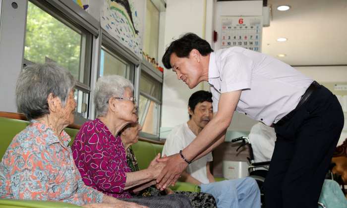 ［동정］안병구 밀양시장, 지역 특화 자원과 노인복지 시설 현장 방문