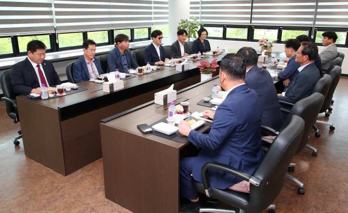 경남 밀양시, 시의회와 소통을 위한 「도시락 간담」 개최
