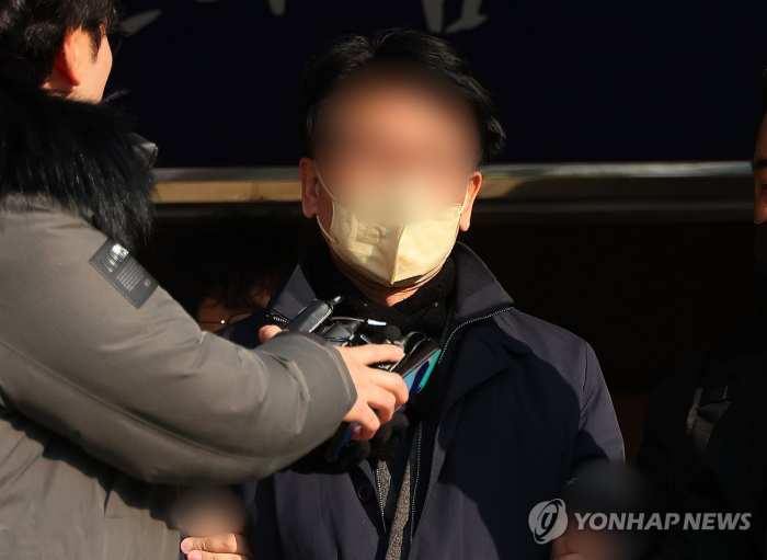 법원, 「이재명 습격 60대에 징역 15년 선고」