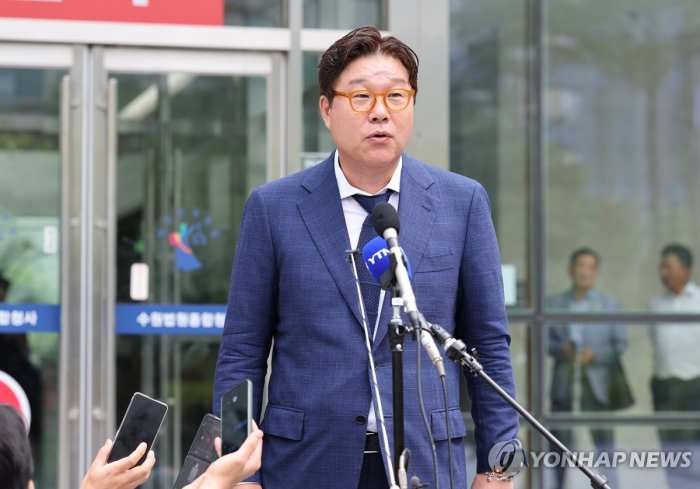 「800만 달러 대북송금」 김성태 1심 실형…법정구속 면해