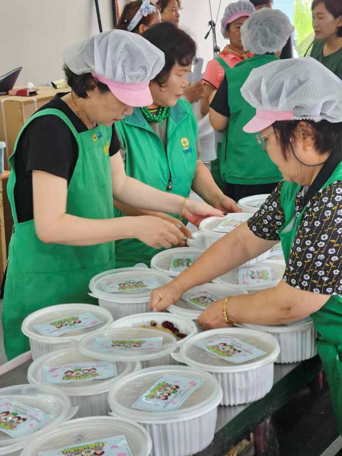 경남 밀양시새마을부녀회, 「사랑의 삼계탕 나눔 진행」