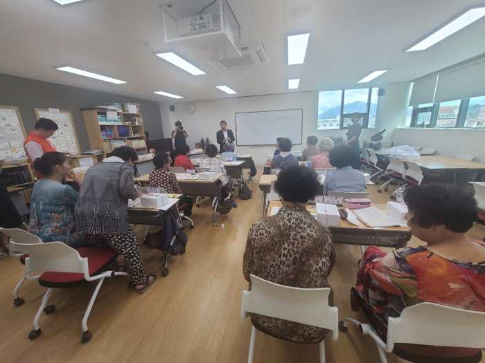［동정］ 이상근 군수, 초등학력 인정과정 「고성군 늘배움학교」 방문