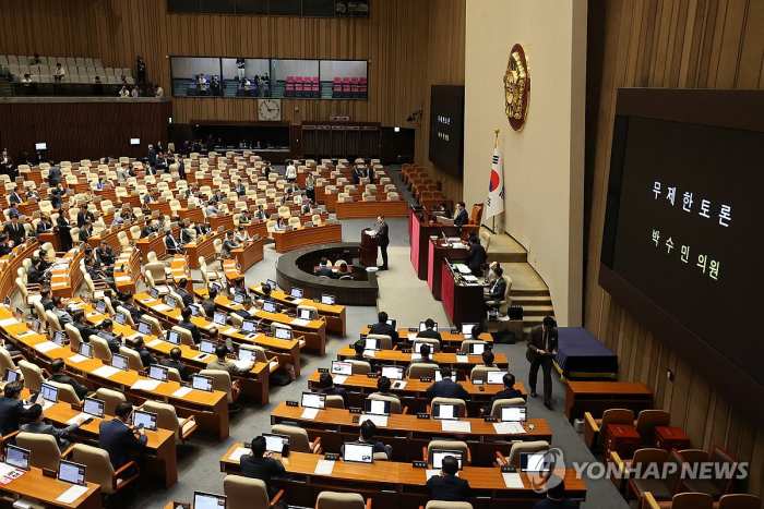 野, 25만원법·이진숙탄핵안 본회의 강행 예고…「與 이틀째 필리버스터」