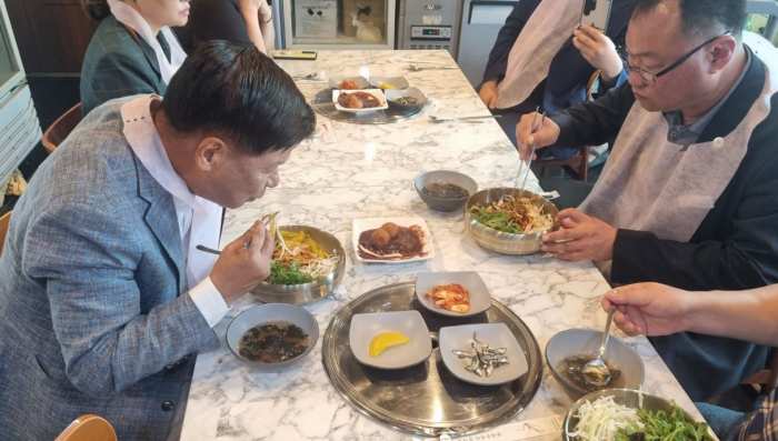 새로 태어난 고성 대표먹거리, 「고성본전비빔우동」·「고성팥물도넛」 인기판매중!!